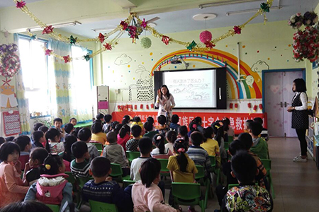 紫南社区邀请红十字会举办 幼儿园学生救护